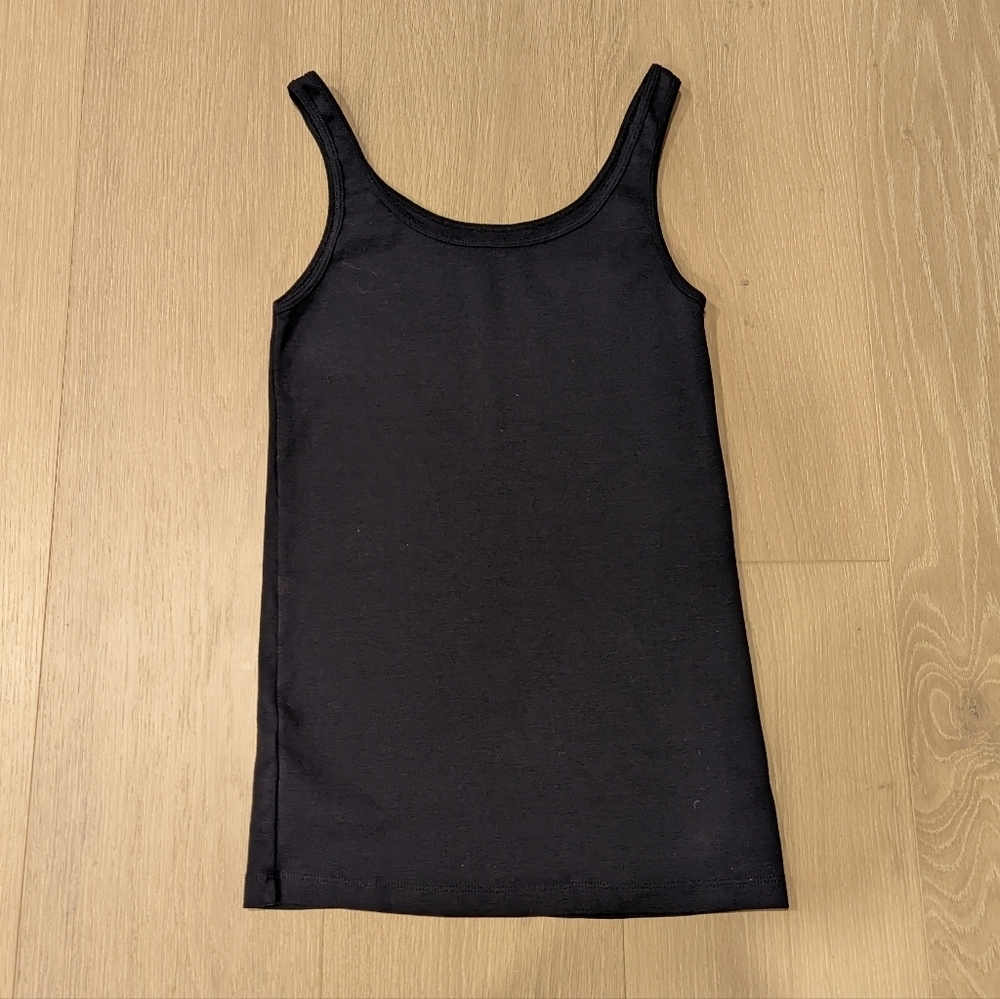 Black Sleeveless Women's Top